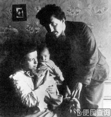 爱因斯坦诞辰